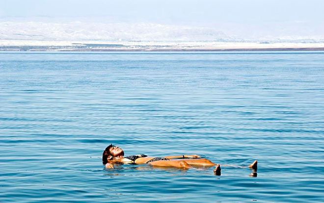 亞洲機(jī)智小國(guó):極缺資源僅20公里海岸線,卻硬是靠港口年掙200億